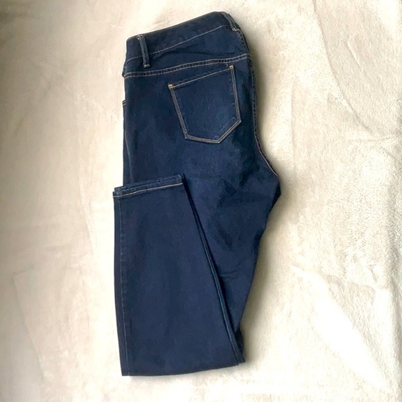 EUC: Old Navy - Rockstar, Skinny Jeans - Picture 3 of 4